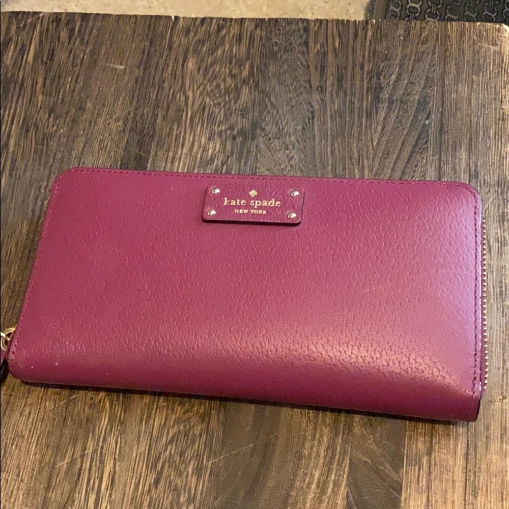 Kate Spade zippered wallet
